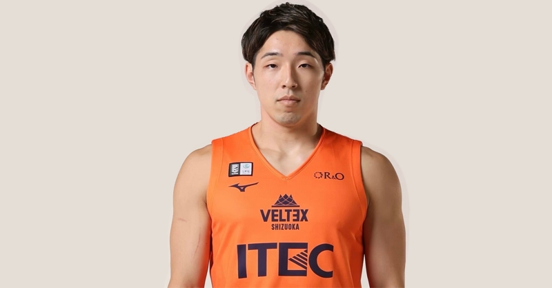☆送料込み ベルテックス静岡 岡田雄三選手 直筆サイン Tシャツ