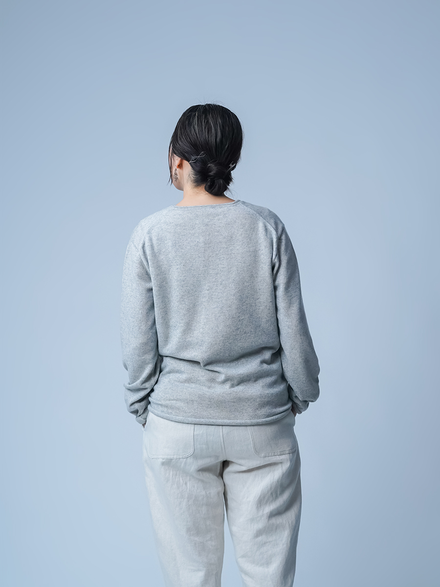 新感覚！カシミヤ70%×シルク30% 肌に優しいインナーセーター クルー