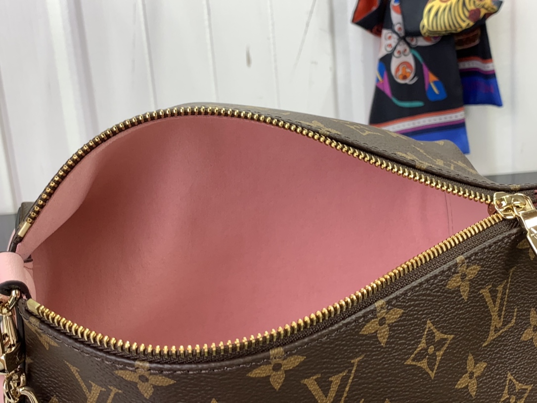 ルイヴィトン ポーチ 新作 Louis Vuitton ブルームポーチ ピンク