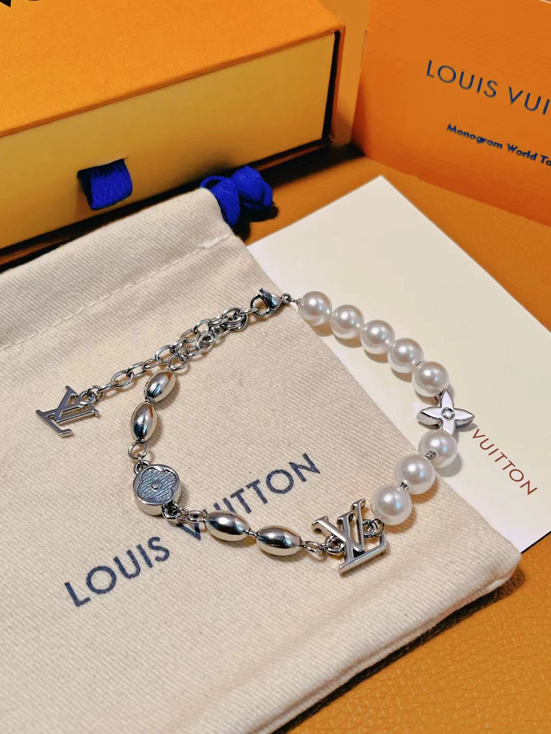 最高級ルイヴィトンスーパーコピー ルイヴィトンブレスレットコピー