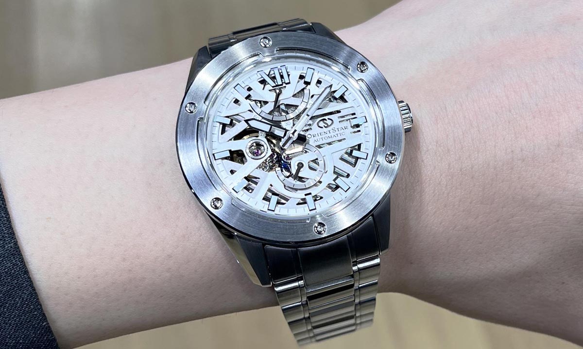オリエントスター】シリコン製ガンギ車を採用した初の自動巻きモデル