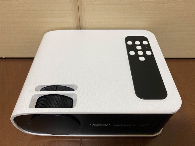 Wi-Fi6に対応し450ANSIルーメンでしっかり明るい「YABER Pro V8」は高