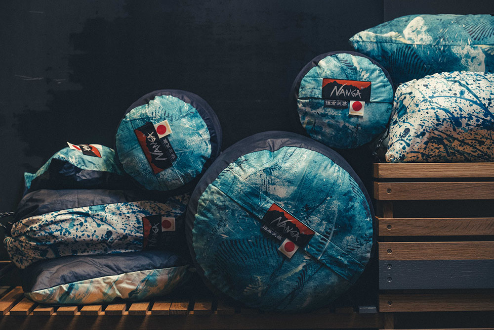 鎌倉天幕×ナンガのコラボ。ラッタラッタルによる鮮やかなアートワーク