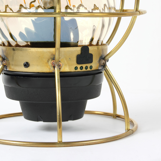 ベアボーンズの名作ランタンに日本限定モデルが登場。ヴィンテージ感