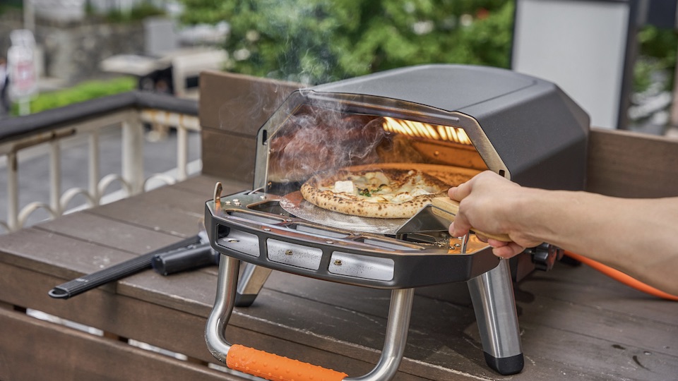 ポータブルピザ窯専門ブランド「エンロ」から、CB缶＆OD缶でも利用可能