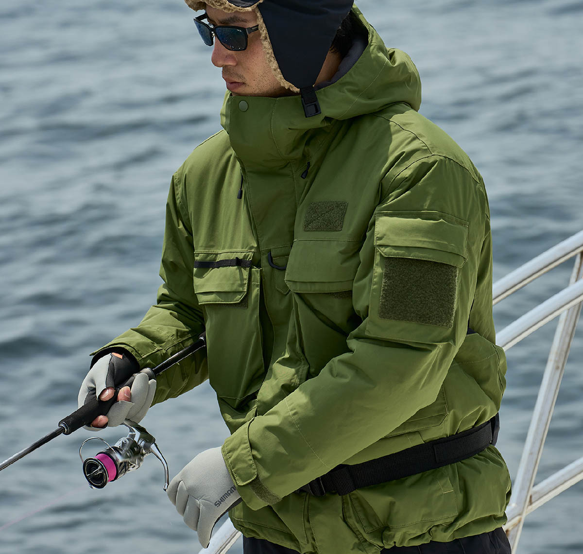 シマノの防水ジャケットに、インサレーションモデル登場。釣りの防寒