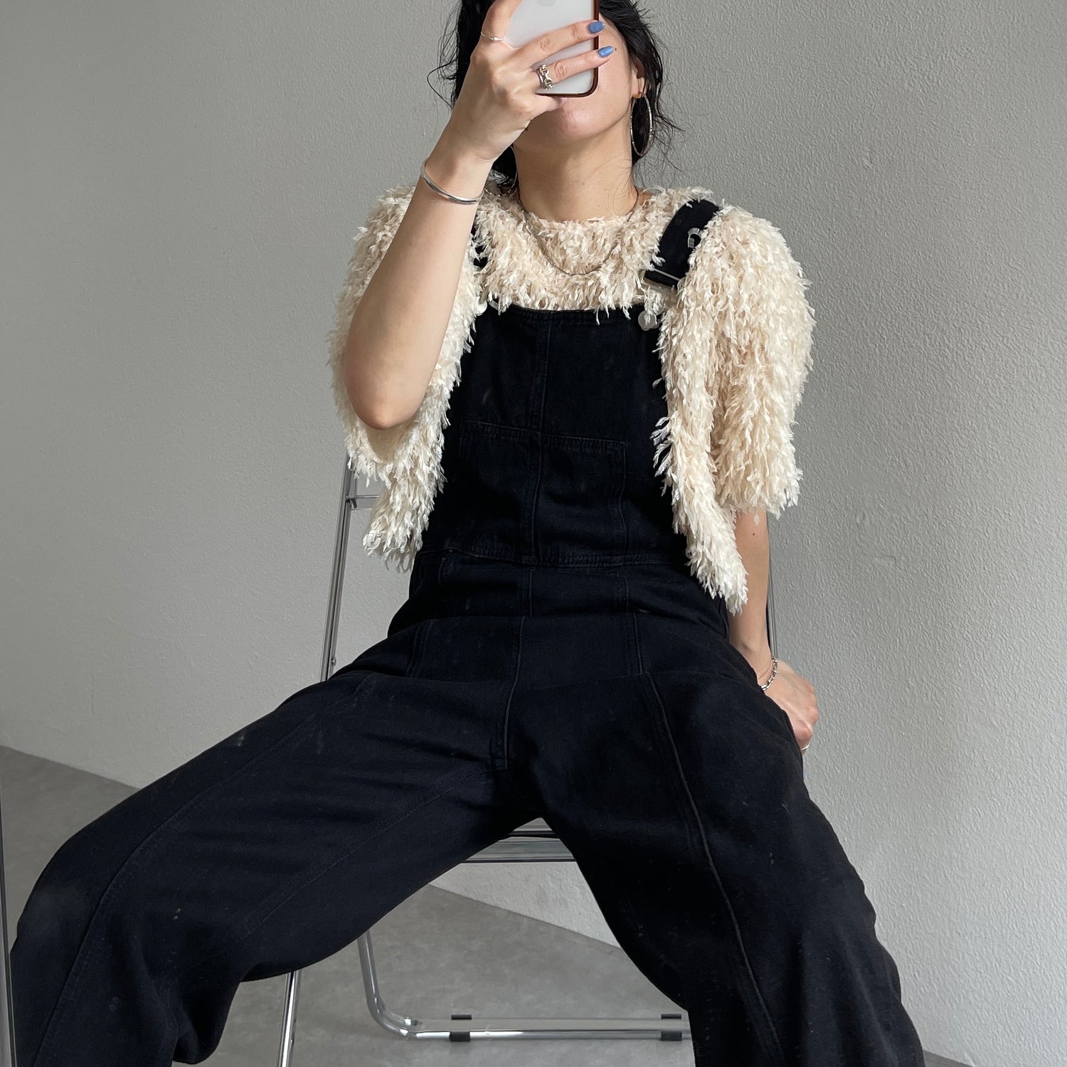 loose and slim denim salopette / black （ルーズアンドスリムデニム