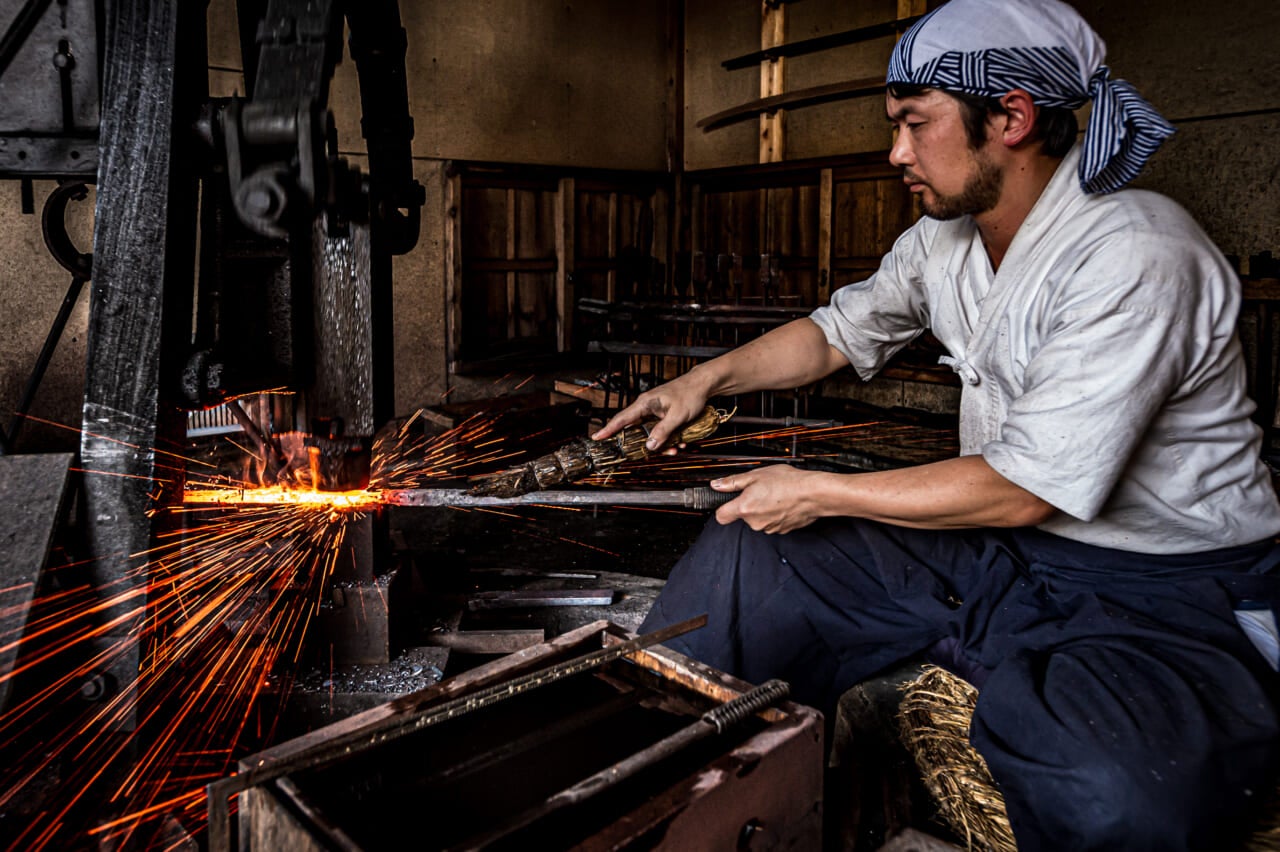 第7回 火床（ほど）、鞴（ふいご）。 | 29 刀鍛冶 工藤将成さん
