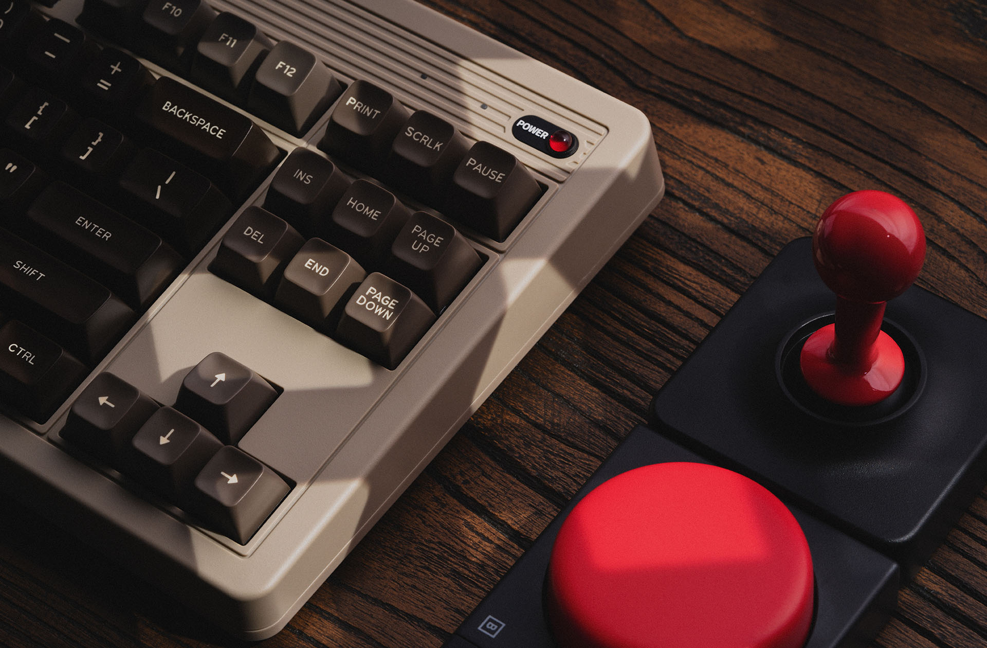 8BitDo Retro Mechanical Keyboard - C64 Edition | 8BitDo