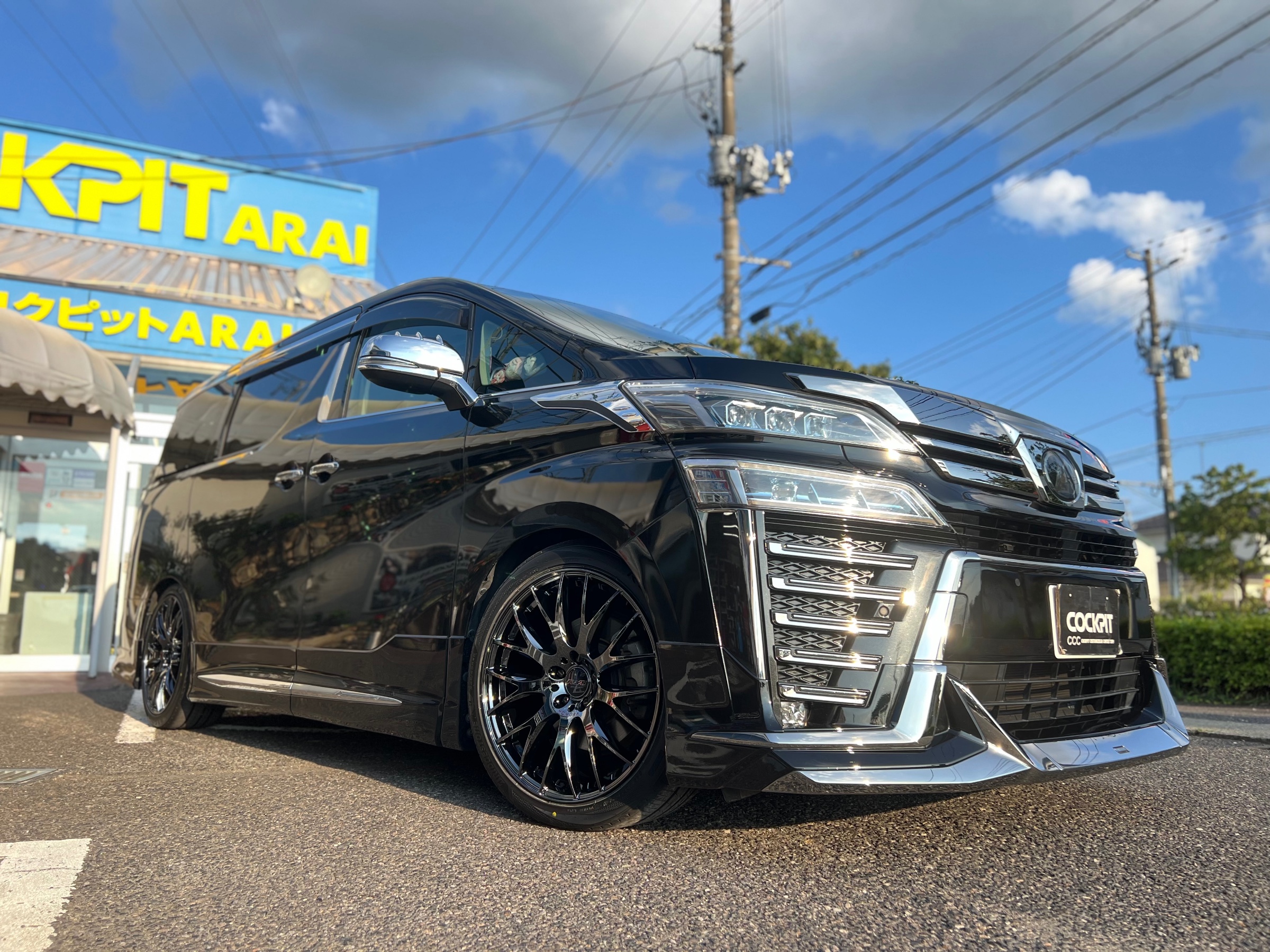 ヴェルファイア カスタマイズ事例 : TOYOTA VELLFIRE GGH30W × RAYS