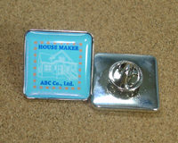 正方形のピンバッジ(ピンズ)-ピンタイプ – 缶バッジファクトリー