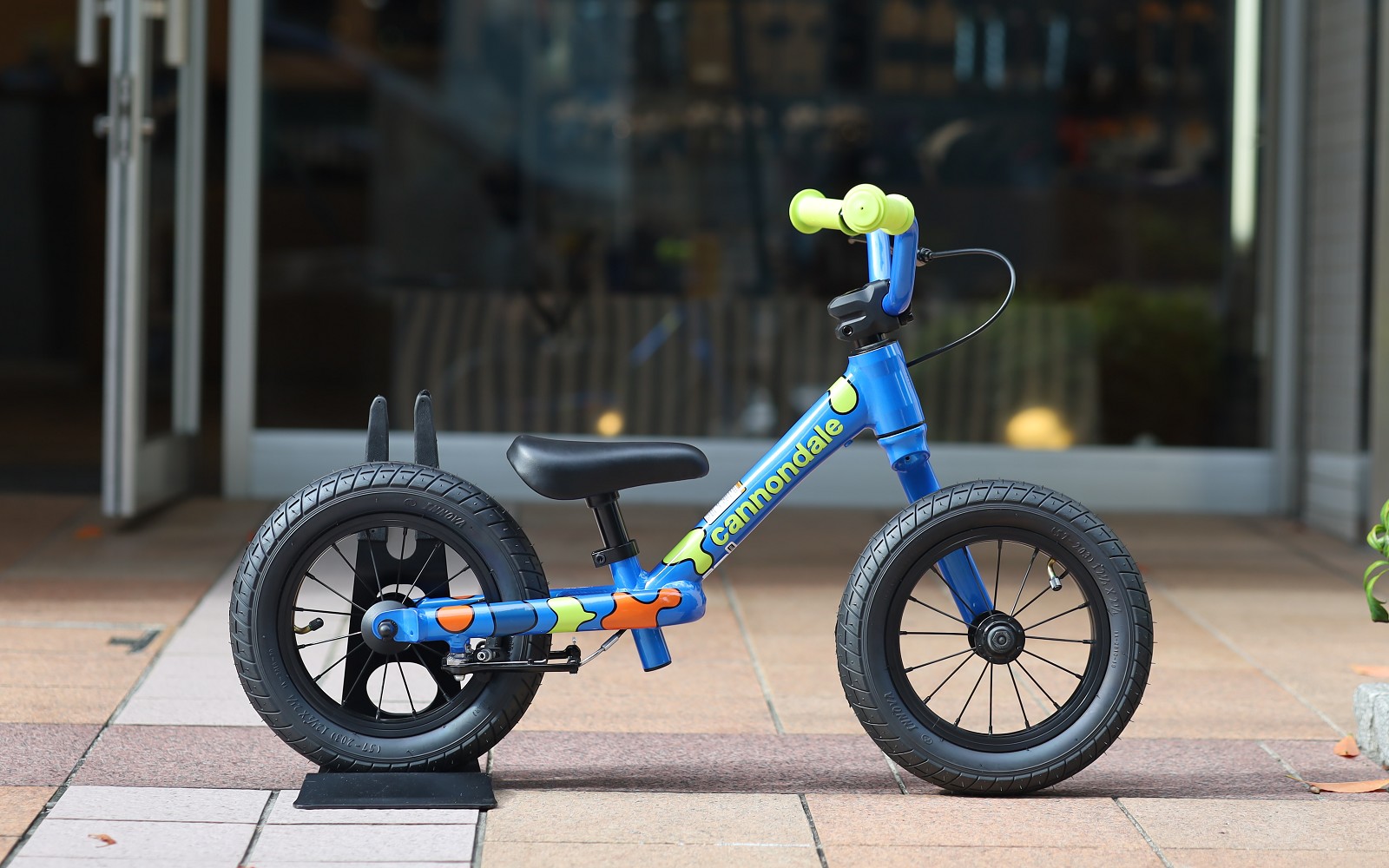 全国のサンタさんへ、キャノンデールキッズバイク即納できます