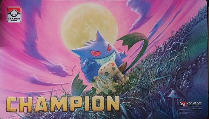 プレイマット『海外/ゲンガー＆ミミッキュ(CHAMPION)※』【サプライ】{-}
