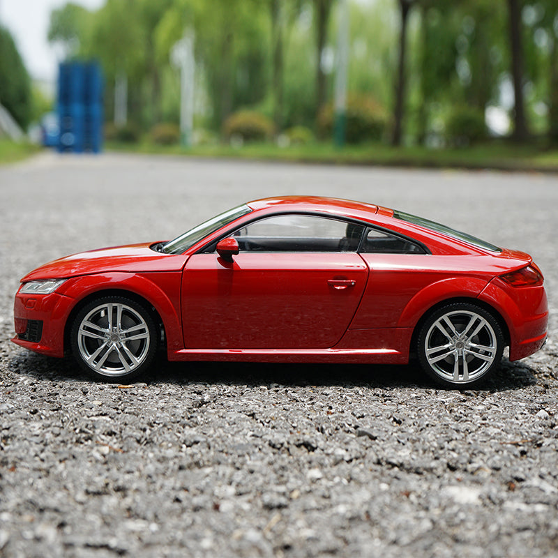 High quality authentic 1:18 Audi TT sport car model Minichamps new