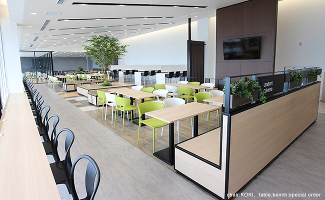 KOKI（コキ スタッキングアームチェア） DESALTO | カッシーナ・イクスシー