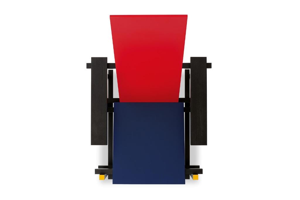 名作椅子ってなにがすごいの？1. リートフェルトのレッドアンドブルー
