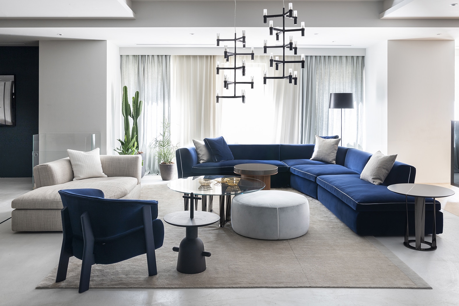 571 BACK-WING（バックウィング ラウンジチェア）Cassina | カッシーナ