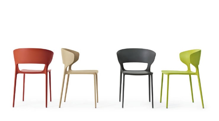 KOKI（コキ スタッキングアームチェア） DESALTO | カッシーナ・イクスシー