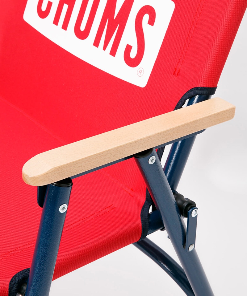 新色登場！折りたたんで持ち運べるチャムスのチェアを持って、夏の