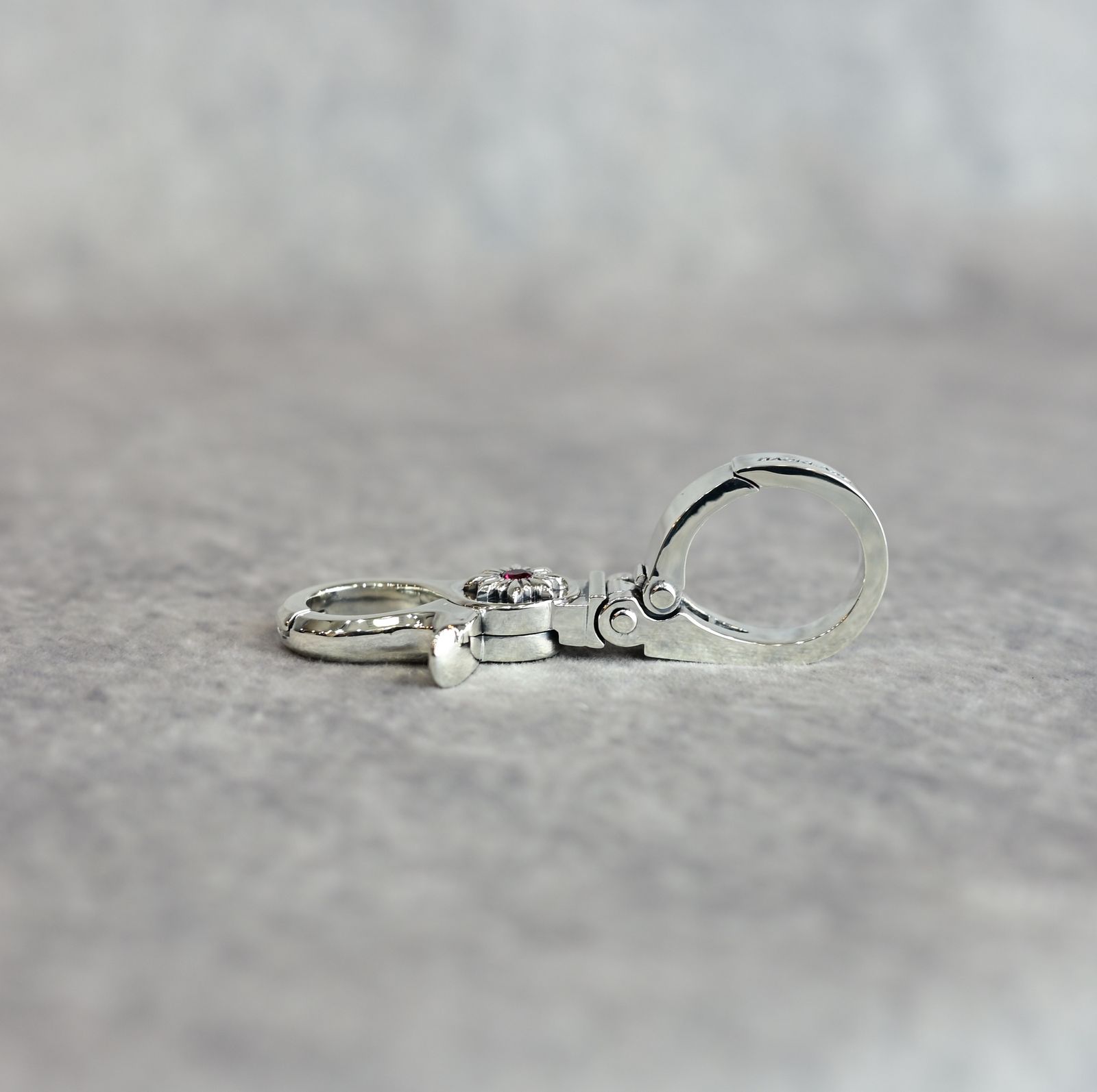 ISAMU KATAYAMA BACKLASH - SILVER925 + ルビー / キーホルダー