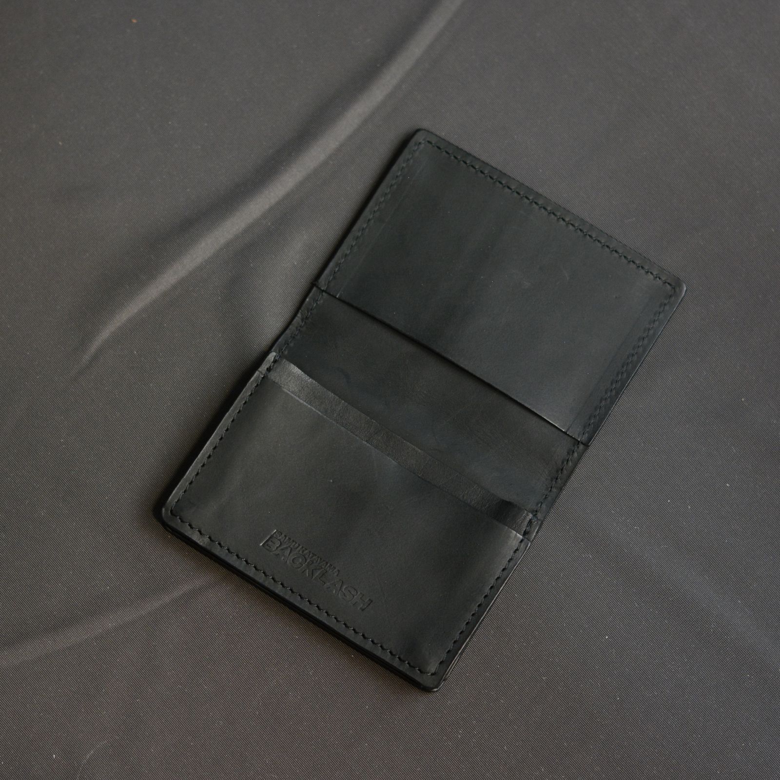 ISAMU KATAYAMA BACKLASH - GUIDI オイルカーフ ミーリング加工 カード