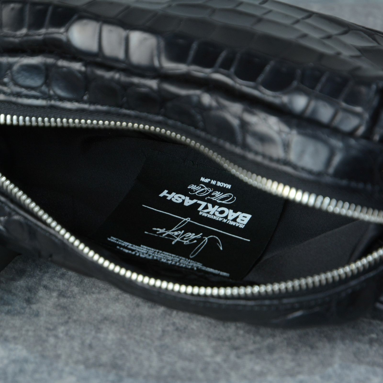 ISAMU KATAYAMA BACKLASH - The Line クロコダイル ポーチバッグ （BLK