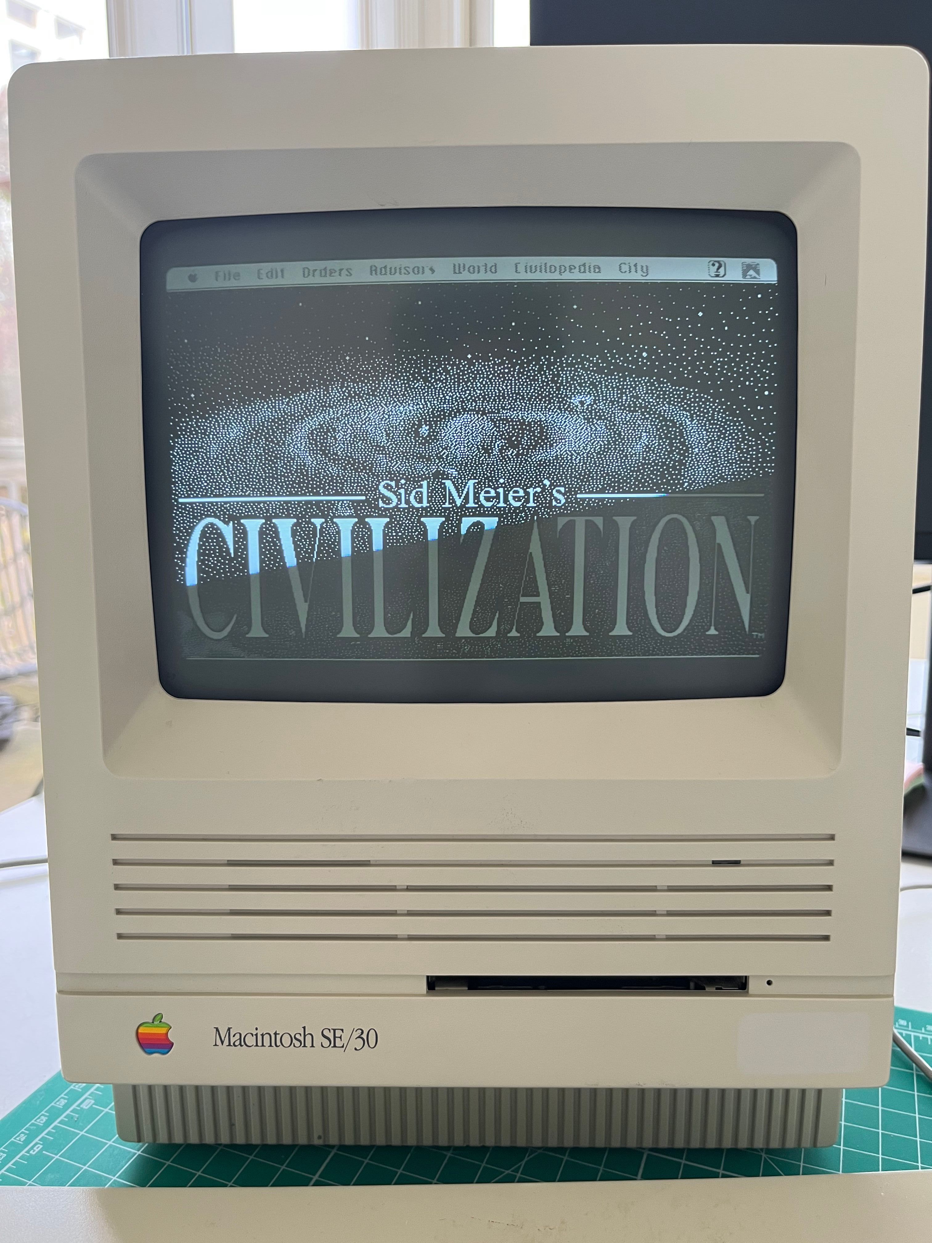 My New Old Apple Macintosh SE/30 Computer
