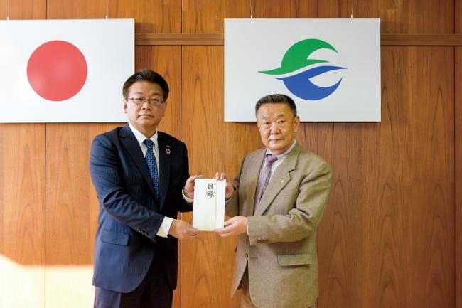 三井住友海上火災保険株式会社から寄付をいただきました - 本宮市公式