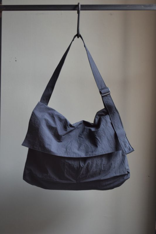 ERA. (イーラ) SHRINK NO MESSENGER BAG [2colors]