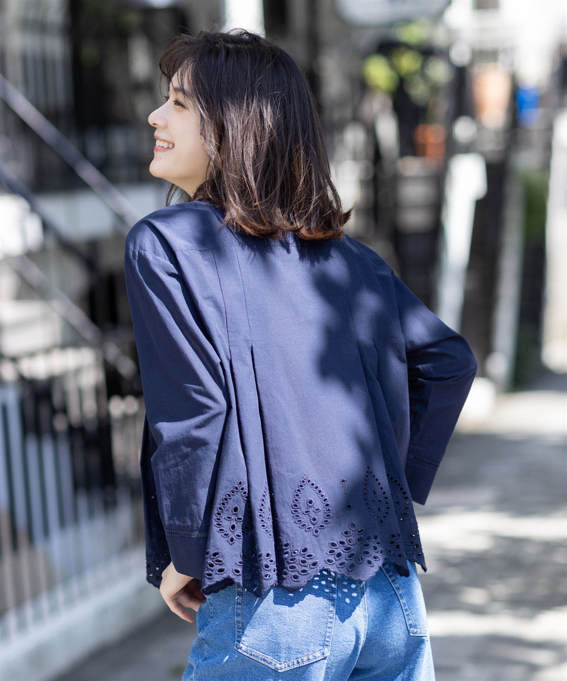 スカラップレースブラウス Petit Honfleur｜クロスプラス公式通販サイト