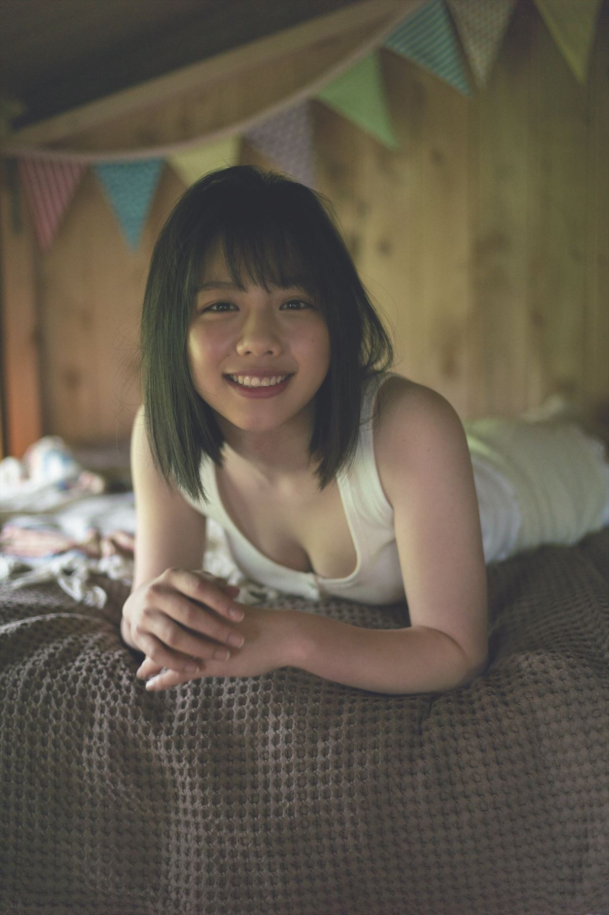 写真）けやき坂46・渡邉美穂、ビキニ姿も披露した初写真集は「307点