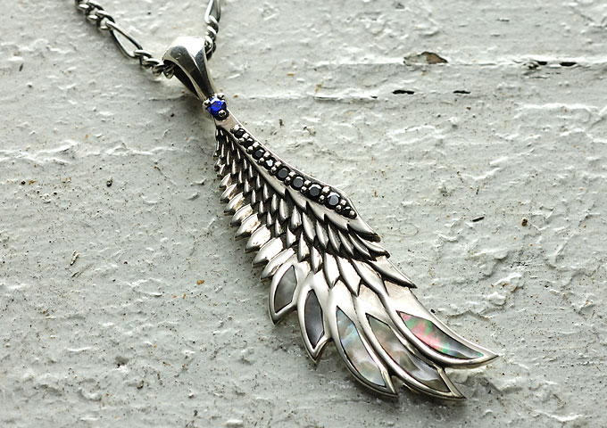 成宮 寛貴さん着用のSaints ウイング ネックレス SSP9-117
