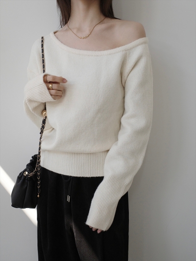 RE ARRIVAL】off shoulder over size knit / ivory amel