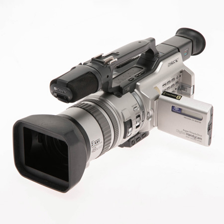 USED Sony DCR-VX2000 Digital Mini-dv 3-ccd Camcorder Kit - Adorama