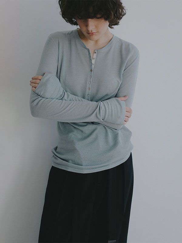 ETRE TOKYO - ウールフライスヘンリーネックプルオーバー（BLUE