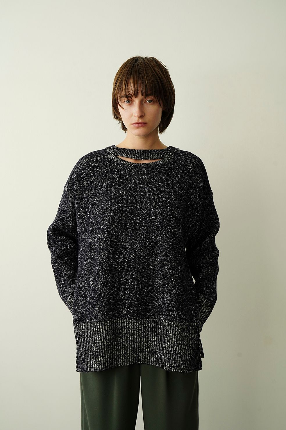 CLANE - ダブルフェイス カット ネック ワイド ニット トップス - W