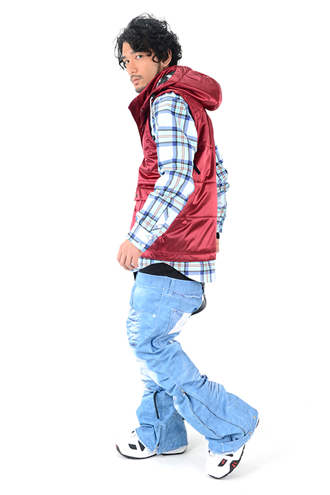 2018スノボーウェアのメンズ、レディース 着こなしやコディネイトのご