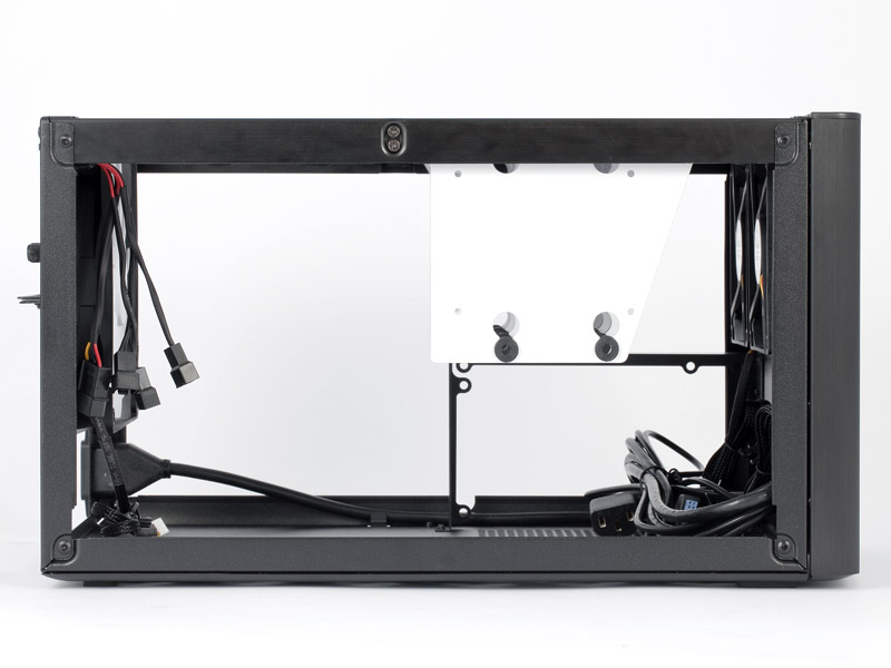 最大6台のHDDを搭載可能なキューブ型Mini-ITXケース「Node 304