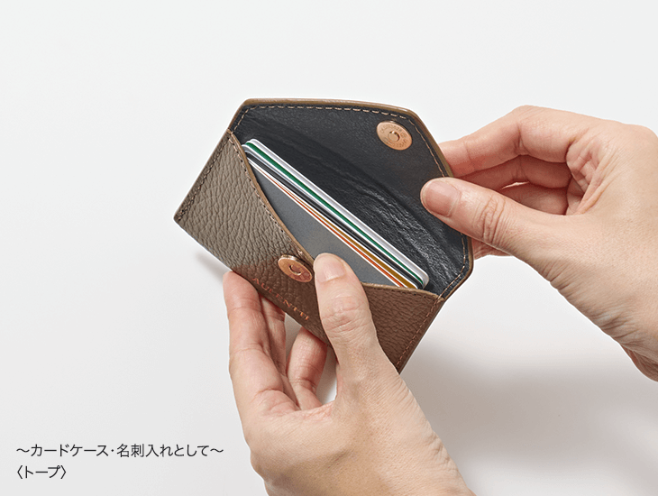 オウレンティ イタリア製ミニマルチケース（ペールピンク・グラス