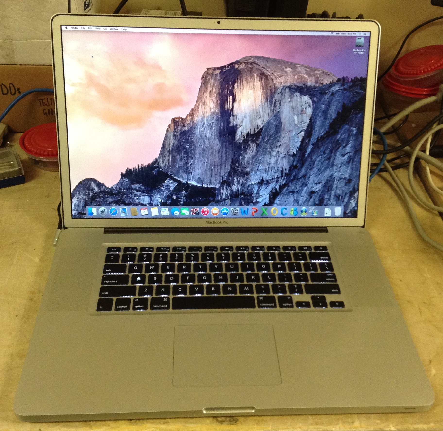 Apple MacBook Pro 17-inch Late 2011 2.4GHz Intel Core i7 (MD311LL