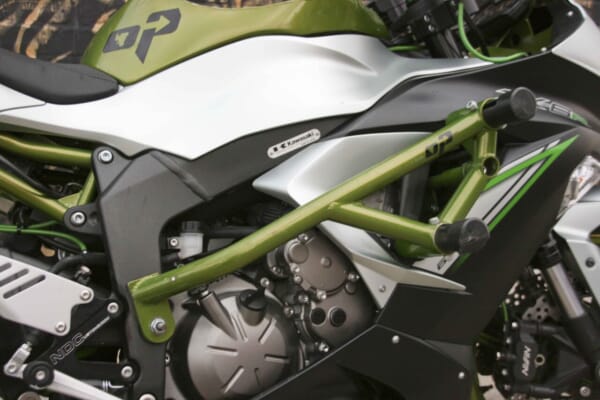 ZX-6R (09-23) - 考え抜いた本気モデルスタントケージ｜AxxL