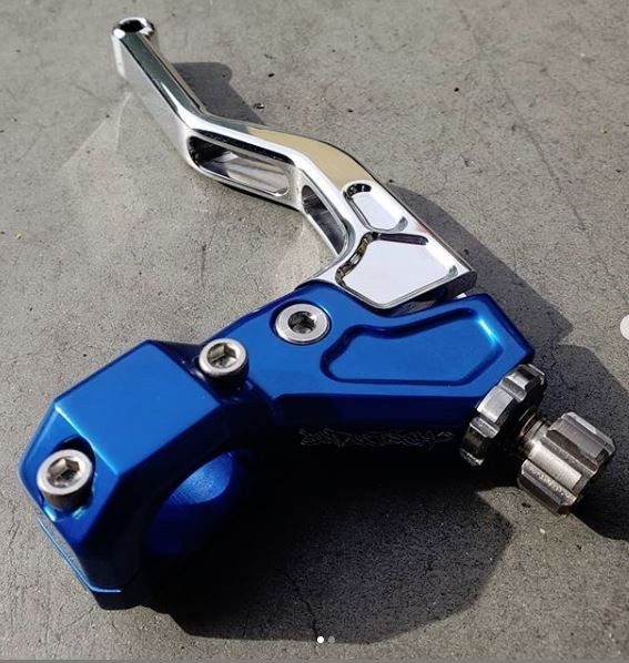 スタント車両には必須 !! クラッチを軽くする EZ PULL クラッチ| AxxL