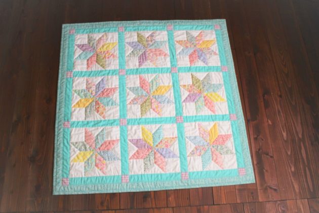 星のベビーキルト／SOLD OUT／虹色の大きな星が可愛い！男女兼用