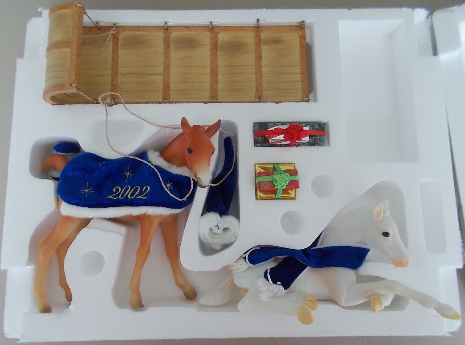 Holiday Horse 2002 - Sugarplum and Peppermint | BreyerHorseRef