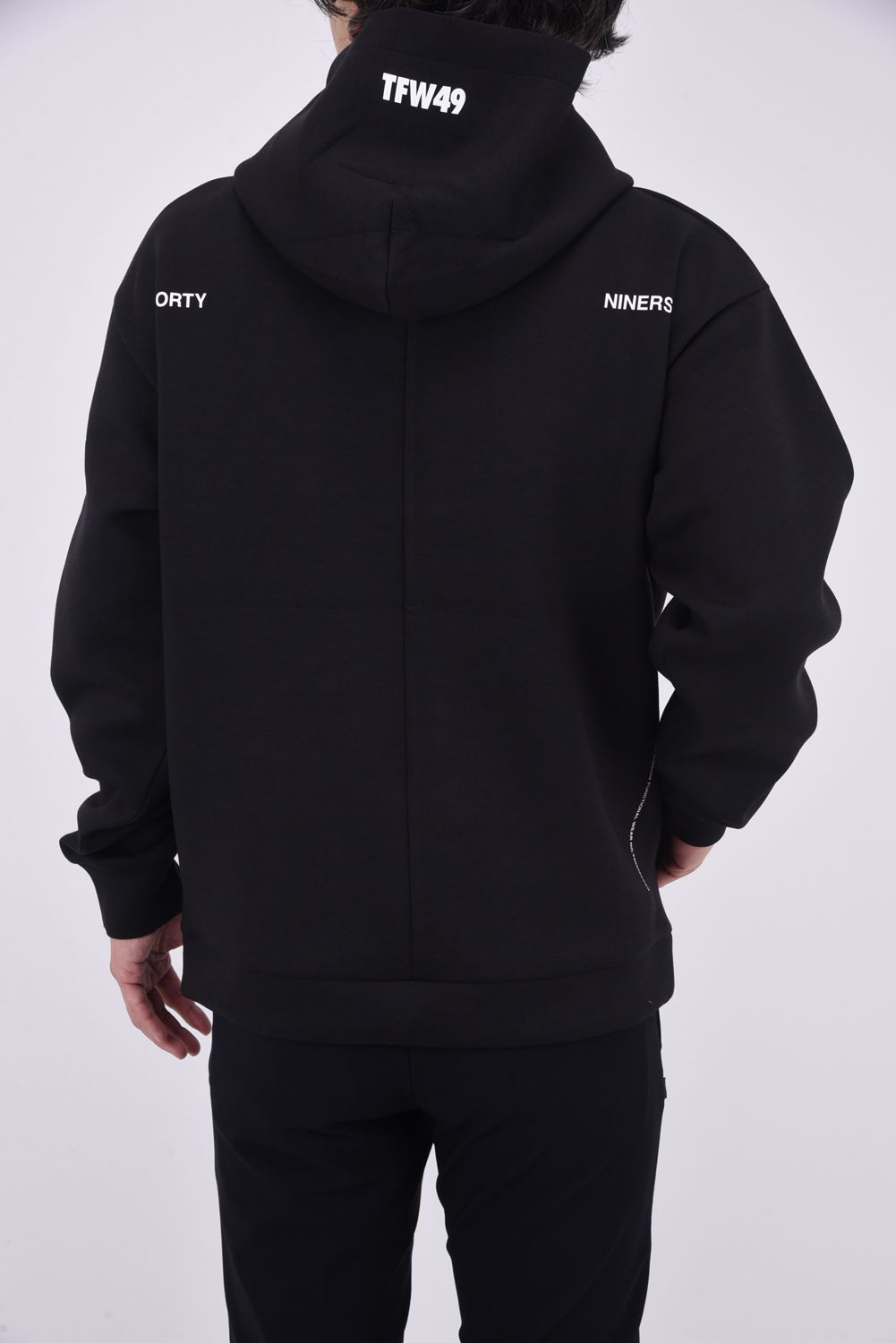 TFW49 - CARDBOARD MATERIAL HOODIE / ダンボールニット プルオーバー