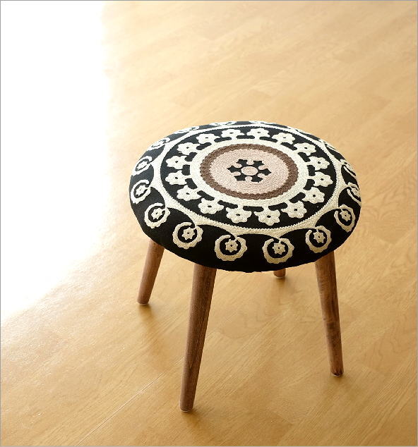 スツール かわいい おしゃれ 刺繍 高さ40cm 低め 木製 可愛い 模様 柄