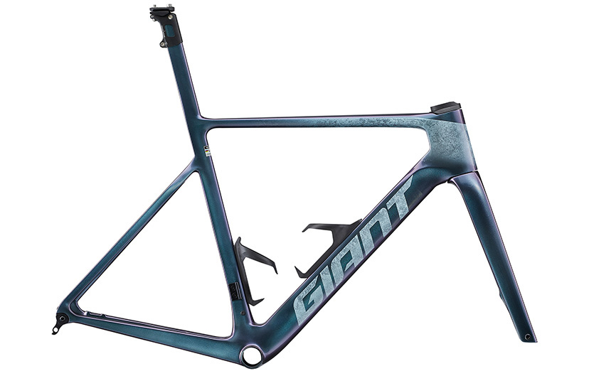 2023 GIANT Bicycles | PROPEL ADVANCED PRO 1 (New 2024)