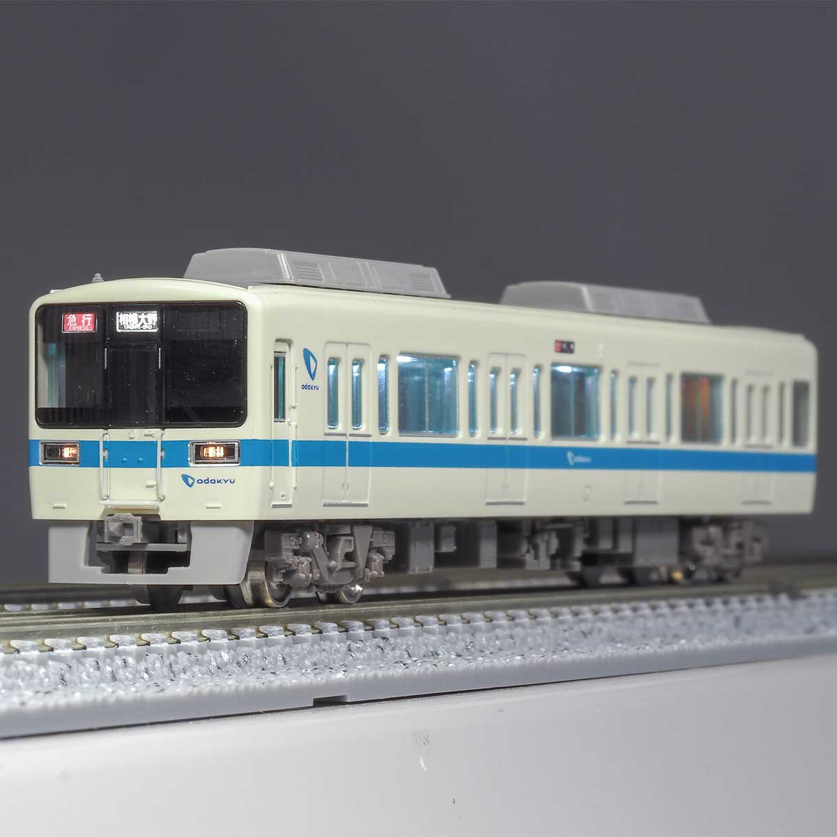 小田急8000形（更新車・行先点灯）のライトユニット試作品｜試作品情報