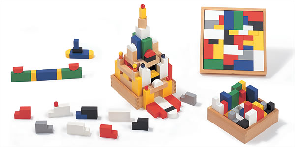 カラーブロック・童具館