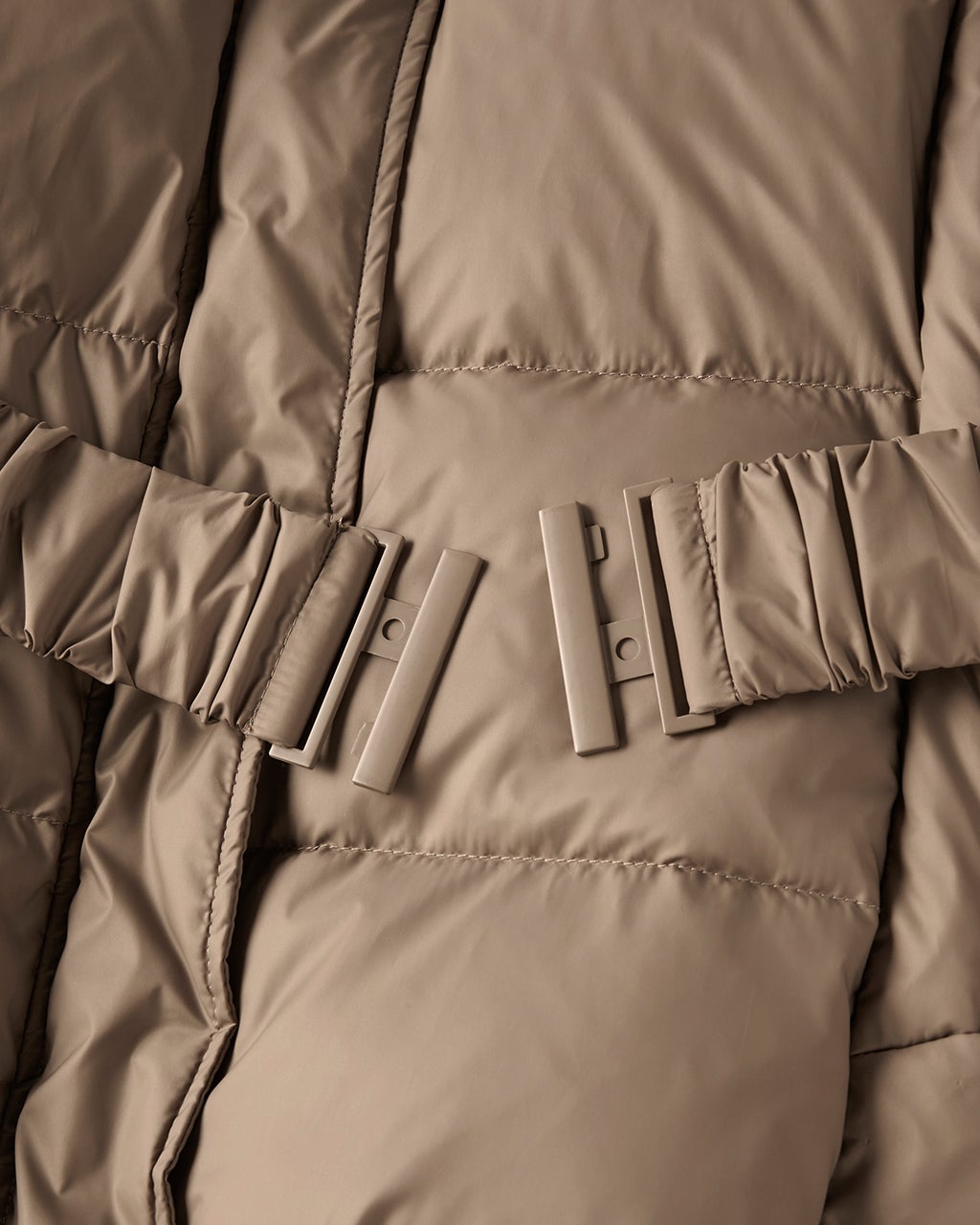 マットタフタ・2WAYファーロングダウンコート/DoCLASSE